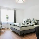 Appartement 2 Schlafzimmer Mit Balkon Und Privatem Stellplatz Unmittelbar An Der Mosel Fuer Bis Zu 8 Gaeste *