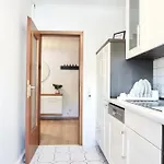 Appartement 2 Schlafzimmer Mit Balkon Und Privatem Stellplatz Unmittelbar An Der Mosel Fuer Bis Zu 8 Gaeste Koblenz (Rhineland-Palatinate)