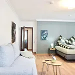 Appartement 2 Schlafzimmer Mit Balkon Und Privatem Stellplatz Unmittelbar An Der Mosel Fuer Bis Zu 8 Gaeste *