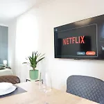 2 Schlafzimmer Mit Balkon Und Privatem Stellplatz Unmittelbar An Der Mosel Fuer Bis Zu 8 Gaeste * Koblenz (Rhineland-Palatinate)