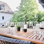 Appartement 2 Schlafzimmer Mit Balkon Und Privatem Stellplatz Unmittelbar An Der Mosel Fuer Bis Zu 8 Gaeste