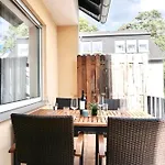 2 Schlafzimmer Mit Balkon Und Privatem Stellplatz Unmittelbar An Der Mosel Fuer Bis Zu 8 Gaeste Appartement Koblenz (Rhineland-Palatinate)