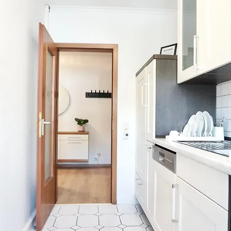 Apartament Neu I 2 Schlafzimmer Fuer Bis Zu 8 Gaeste Mit Schoenem Balkon Und Privatem Stellplatz Unmittelbar An Der Mosel Koblencja