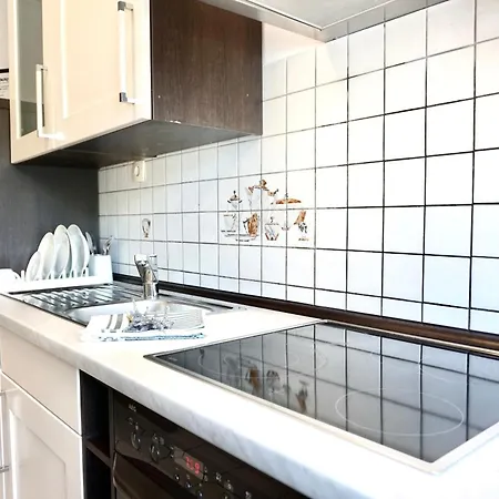 Апартаменты Neu I 2 Schlafzimmer Fuer Bis Zu 8 Gaeste Mit Schoenem Balkon Und Privatem Stellplatz Unmittelbar An Der Mosel Кобленц