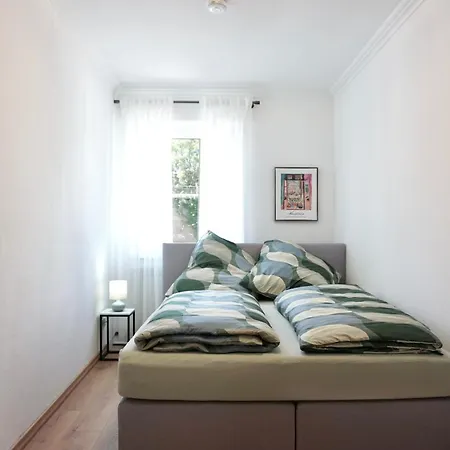 Neu I 2 Schlafzimmer Fuer Bis Zu 8 Gaeste Mit Schoenem Balkon Und Privatem Stellplatz Unmittelbar An Der Mosel *