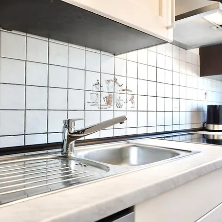 Neu I 2 Schlafzimmer Fuer Bis Zu 8 Gaeste Mit Schoenem Balkon Und Privatem Stellplatz Unmittelbar An Der Mosel Апартаменты *