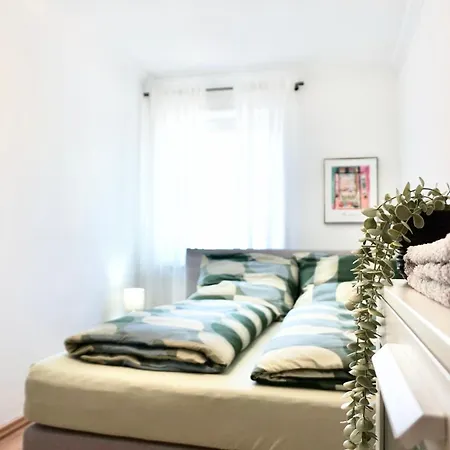 2 Schlafzimmer Mit Balkon Und Privatem Stellplatz Unmittelbar An Der Mosel Fuer Bis Zu 8 Gaeste Lejlighed