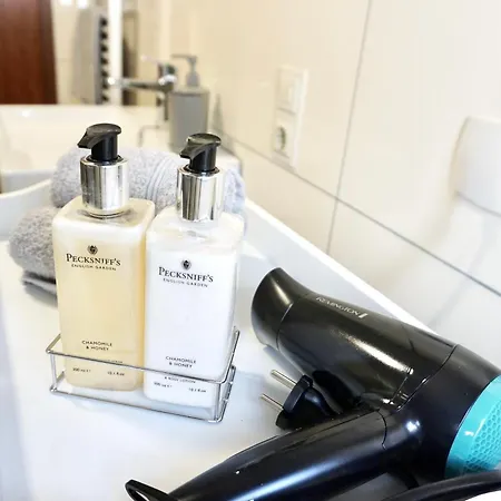 Apartament Neu I 2 Schlafzimmer Fuer Bis Zu 8 Gaeste Mit Schoenem Balkon Und Privatem Stellplatz Unmittelbar An Der Mosel Koblencja