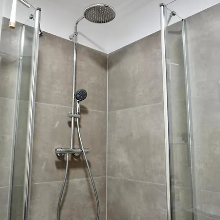 Апартаменты Neu I 2 Schlafzimmer Fuer Bis Zu 8 Gaeste Mit Schoenem Balkon Und Privatem Stellplatz Unmittelbar An Der Mosel Кобленц