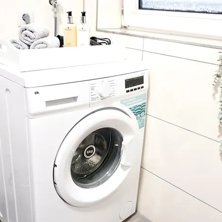 Neu I 2 Schlafzimmer Fuer Bis Zu 8 Gaeste Mit Schoenem Balkon Und Privatem Stellplatz Unmittelbar An Der Mosel *