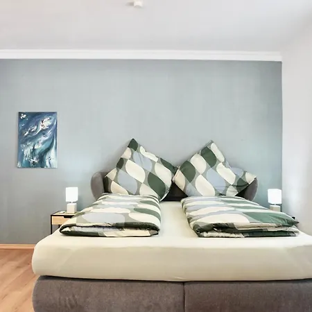 Apartament Neu I 2 Schlafzimmer Fuer Bis Zu 8 Gaeste Mit Schoenem Balkon Und Privatem Stellplatz Unmittelbar An Der Mosel *