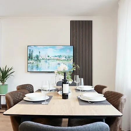 Neu I 2 Schlafzimmer Fuer Bis Zu 8 Gaeste Mit Schoenem Balkon Und Privatem Stellplatz Unmittelbar An Der Mosel *