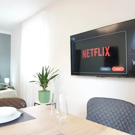 Neu I 2 Schlafzimmer Fuer Bis Zu 8 Gaeste Mit Schoenem Balkon Und Privatem Stellplatz Unmittelbar An Der Mosel * Кобленц