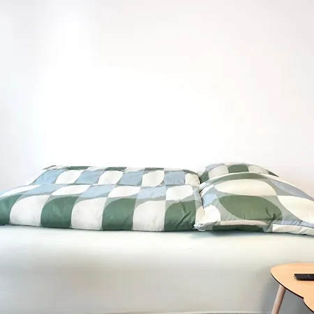 Neu I 2 Schlafzimmer Fuer Bis Zu 8 Gaeste Mit Schoenem Balkon Und Privatem Stellplatz Unmittelbar An Der Mosel Koblencja