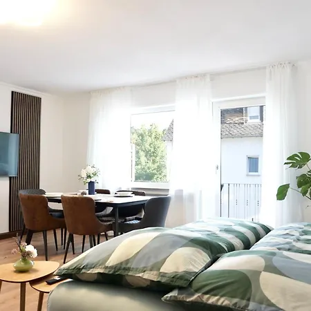 Neu I 2 Schlafzimmer Fuer Bis Zu 8 Gaeste Mit Schoenem Balkon Und Privatem Stellplatz Unmittelbar An Der Mosel Apartament