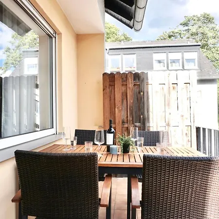 Neu I 2 Schlafzimmer Fuer Bis Zu 8 Gaeste Mit Schoenem Balkon Und Privatem Stellplatz Unmittelbar An Der Mosel Апартаменты Кобленц