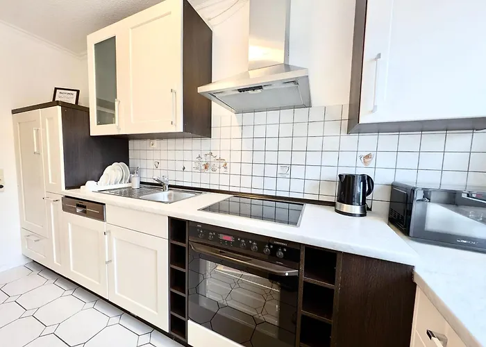 Apartamento Neu I 2 Schlafzimmer Fuer Bis Zu 8 Gaeste Mit Schoenem Balkon Und Privatem Stellplatz Unmittelbar An Der Mosel Coblença