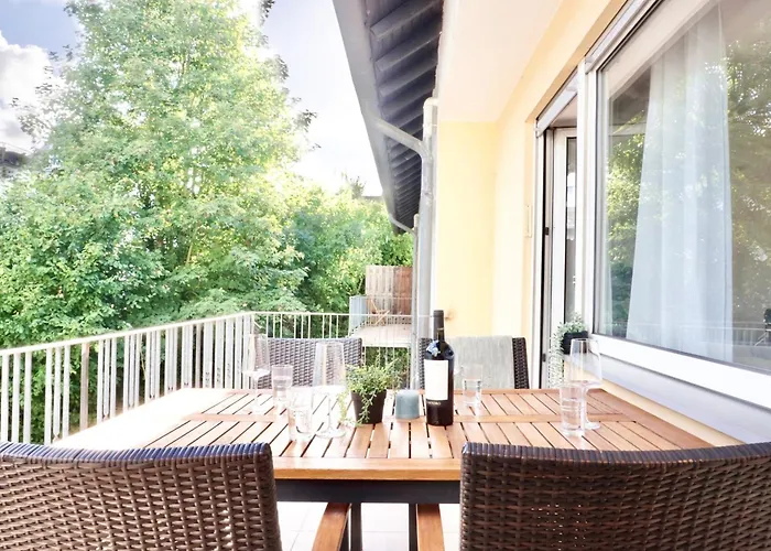 Apartamento Neu I 2 Schlafzimmer Fuer Bis Zu 8 Gaeste Mit Schoenem Balkon Und Privatem Stellplatz Unmittelbar An Der Mosel Coblença