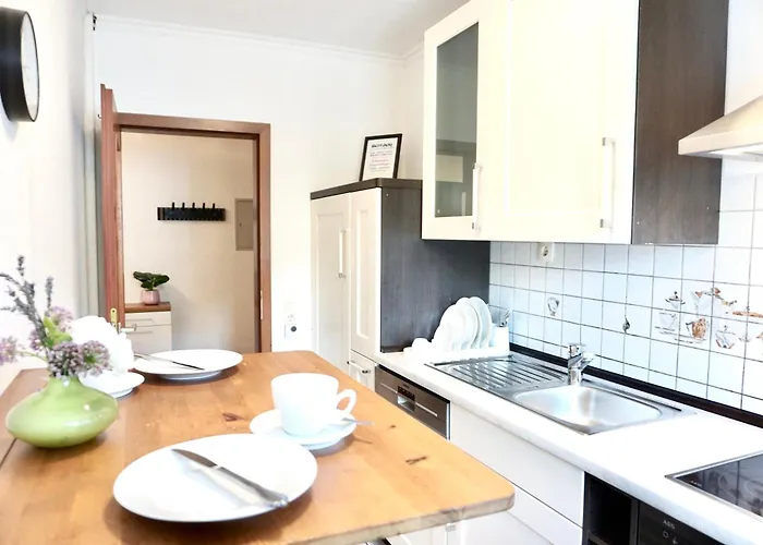 Neu I 2 Schlafzimmer Fuer Bis Zu 8 Gaeste Mit Schoenem Balkon Und Privatem Stellplatz Unmittelbar An Der Mosel Apartamento *