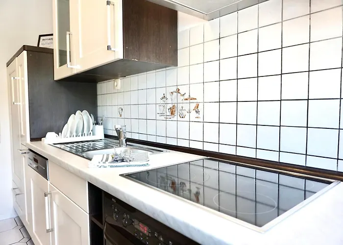 Apartamento Neu I 2 Schlafzimmer Fuer Bis Zu 8 Gaeste Mit Schoenem Balkon Und Privatem Stellplatz Unmittelbar An Der Mosel Coblença