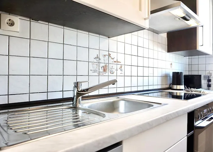 Neu I 2 Schlafzimmer Fuer Bis Zu 8 Gaeste Mit Schoenem Balkon Und Privatem Stellplatz Unmittelbar An Der Mosel Apartamento *