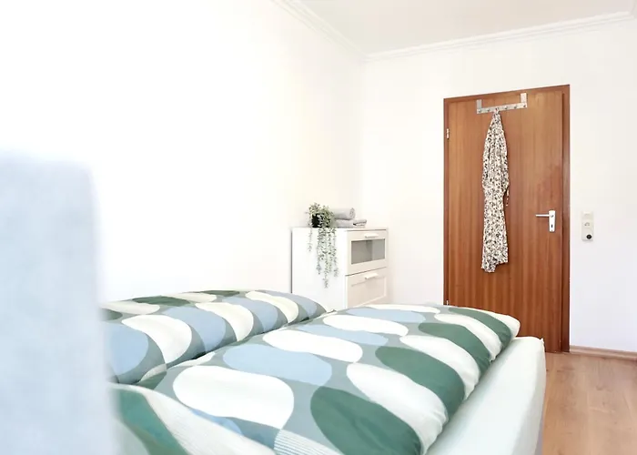 Neu I 2 Schlafzimmer Fuer Bis Zu 8 Gaeste Mit Schoenem Balkon Und Privatem Stellplatz Unmittelbar An Der Mosel Apartamento