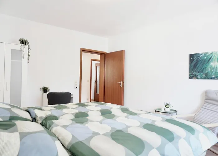 Neu I 2 Schlafzimmer Fuer Bis Zu 8 Gaeste Mit Schoenem Balkon Und Privatem Stellplatz Unmittelbar An Der Mosel