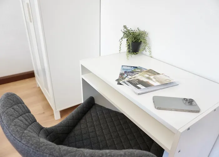Apartamento Neu I 2 Schlafzimmer Fuer Bis Zu 8 Gaeste Mit Schoenem Balkon Und Privatem Stellplatz Unmittelbar An Der Mosel Coblença