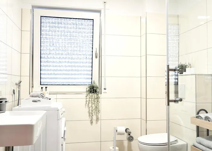 Apartamento Neu I 2 Schlafzimmer Fuer Bis Zu 8 Gaeste Mit Schoenem Balkon Und Privatem Stellplatz Unmittelbar An Der Mosel Coblença