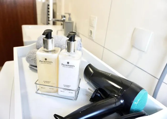 Apartamento Neu I 2 Schlafzimmer Fuer Bis Zu 8 Gaeste Mit Schoenem Balkon Und Privatem Stellplatz Unmittelbar An Der Mosel Coblença