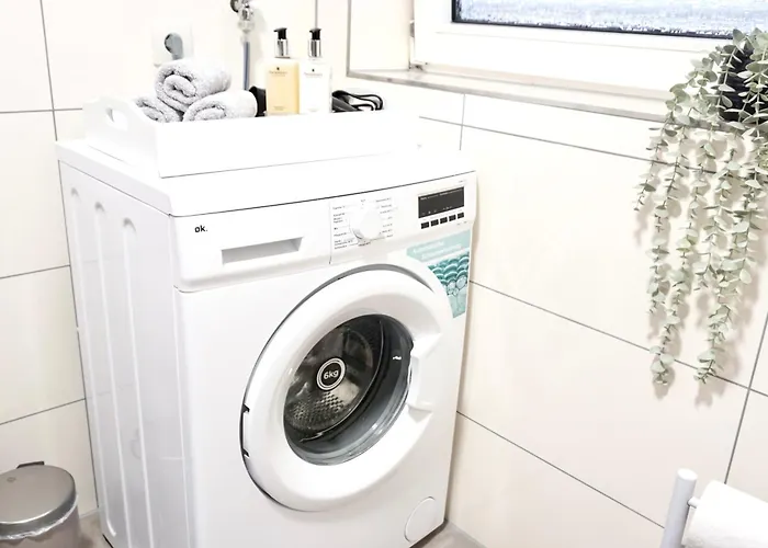 2 Schlafzimmer Mit Balkon Und Privatem Stellplatz Unmittelbar An Der Mosel Fuer Bis Zu 8 Gaeste *