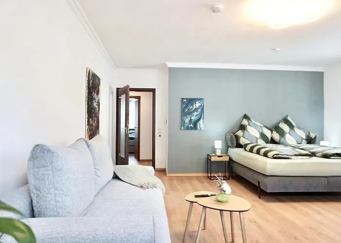 Apartamento Neu I 2 Schlafzimmer Fuer Bis Zu 8 Gaeste Mit Schoenem Balkon Und Privatem Stellplatz Unmittelbar An Der Mosel *