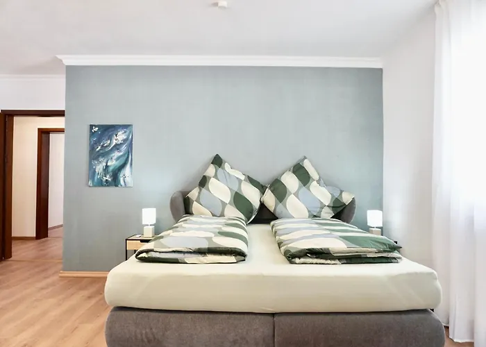 Apartamento Neu I 2 Schlafzimmer Fuer Bis Zu 8 Gaeste Mit Schoenem Balkon Und Privatem Stellplatz Unmittelbar An Der Mosel *