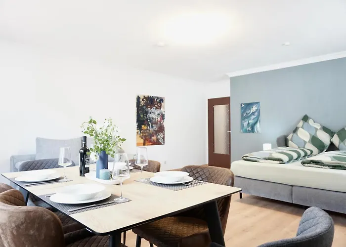 Neu I 2 Schlafzimmer Fuer Bis Zu 8 Gaeste Mit Schoenem Balkon Und Privatem Stellplatz Unmittelbar An Der Mosel Apartamento