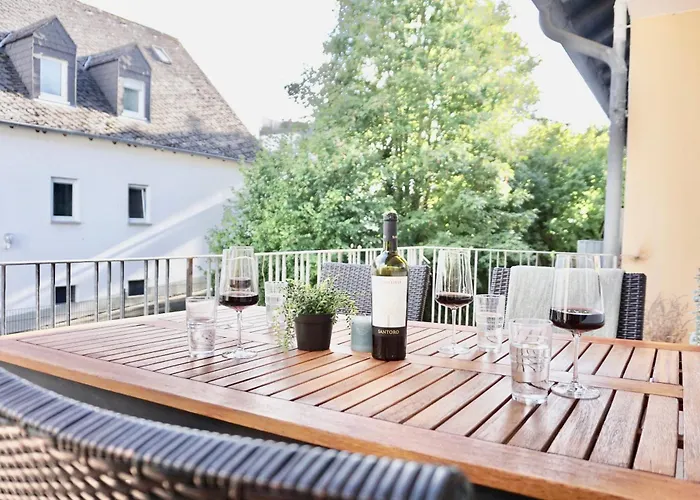 Apartamento Neu I 2 Schlafzimmer Fuer Bis Zu 8 Gaeste Mit Schoenem Balkon Und Privatem Stellplatz Unmittelbar An Der Mosel