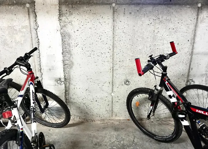 Apartamento Neu I 2 Schlafzimmer Fuer Bis Zu 8 Gaeste Mit Schoenem Balkon Und Privatem Stellplatz Unmittelbar An Der Mosel *