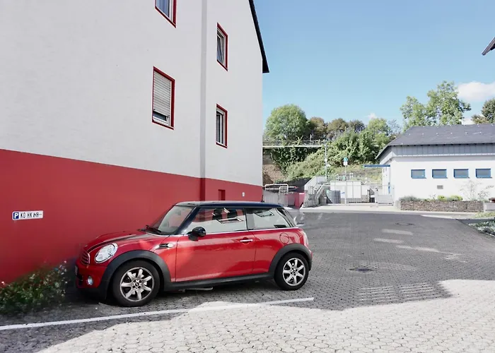 Apartament 2 Schlafzimmer Mit Balkon Und Privatem Stellplatz Unmittelbar An Der Mosel Fuer Bis Zu 8 Gaeste Koblencja